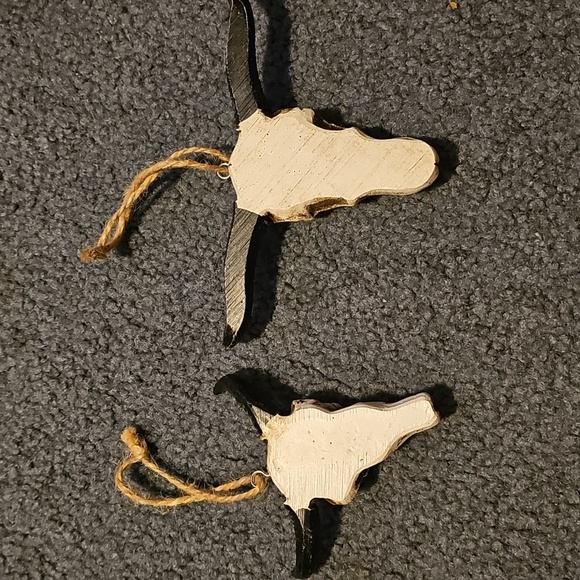 Set of 2 Rustic Western Turquoise Cross Tooled Leather Cow Skull Tree Ornaments - Picture 4 of 4